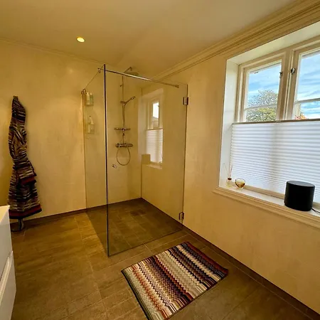 Spacious Right By The Centre